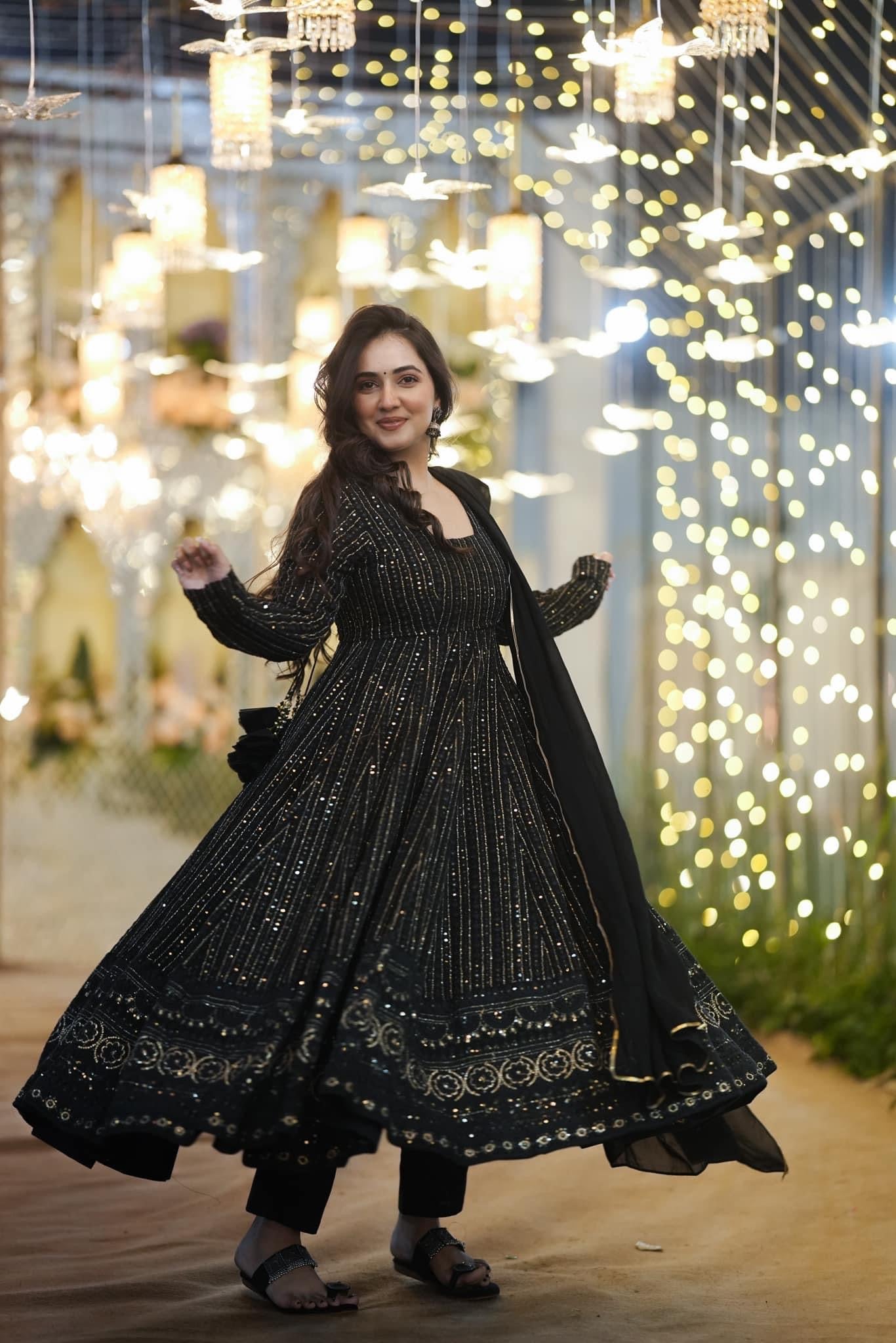 Eloriya Night Star Black Suit Set -120 - M [38] | Eloriya India