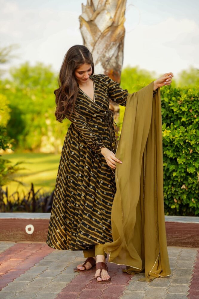 Eloriya Danica Masterd Green Coloured Suit - M | Eloriya India