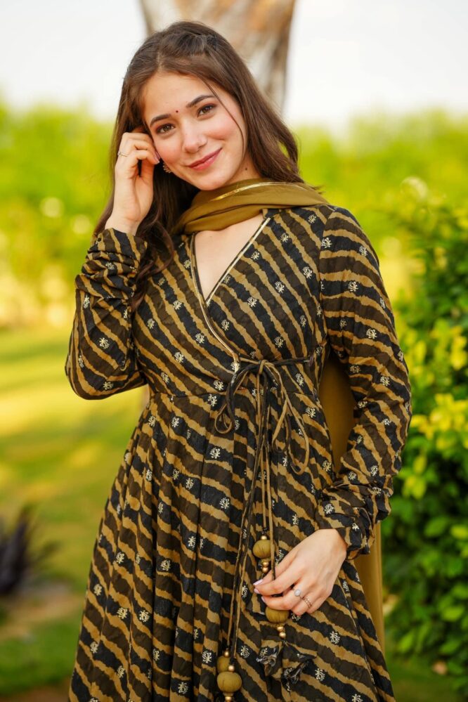 Eloriya Danica Masterd Green Coloured Suit - XL | Eloriya India