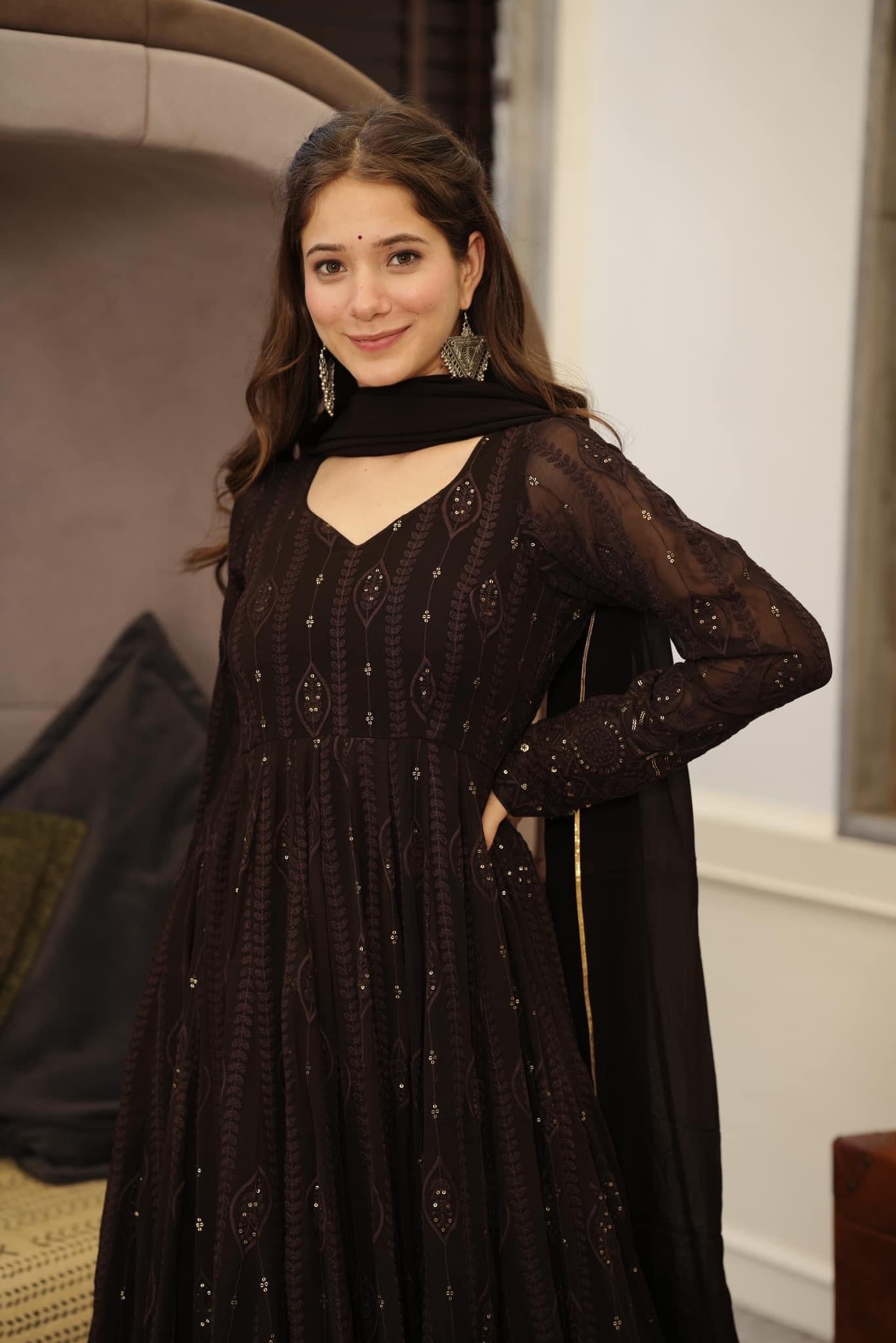 Eloriya Sanaya's' Black Or Red Suit Set - 101 - S [36] | Eloriya India