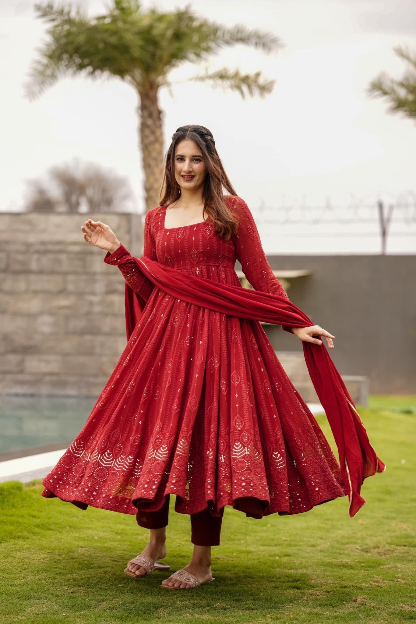 Eloriya Sanaya's' Black Or Red Suit Set - 101 - XS [34] | Eloriya India