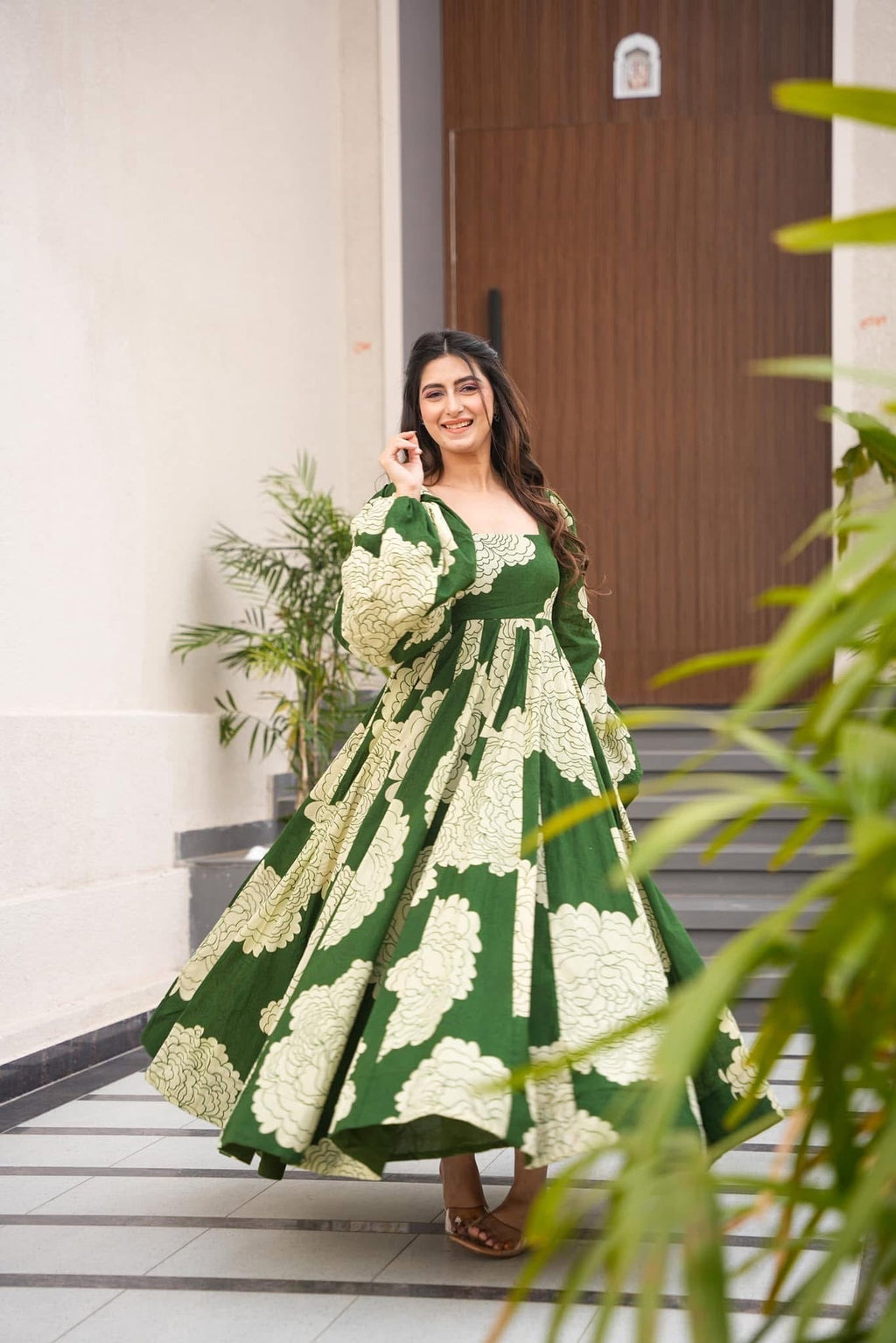 Eloriya Vaanya 's Premium Designer Gown - L [40] | Eloriya India