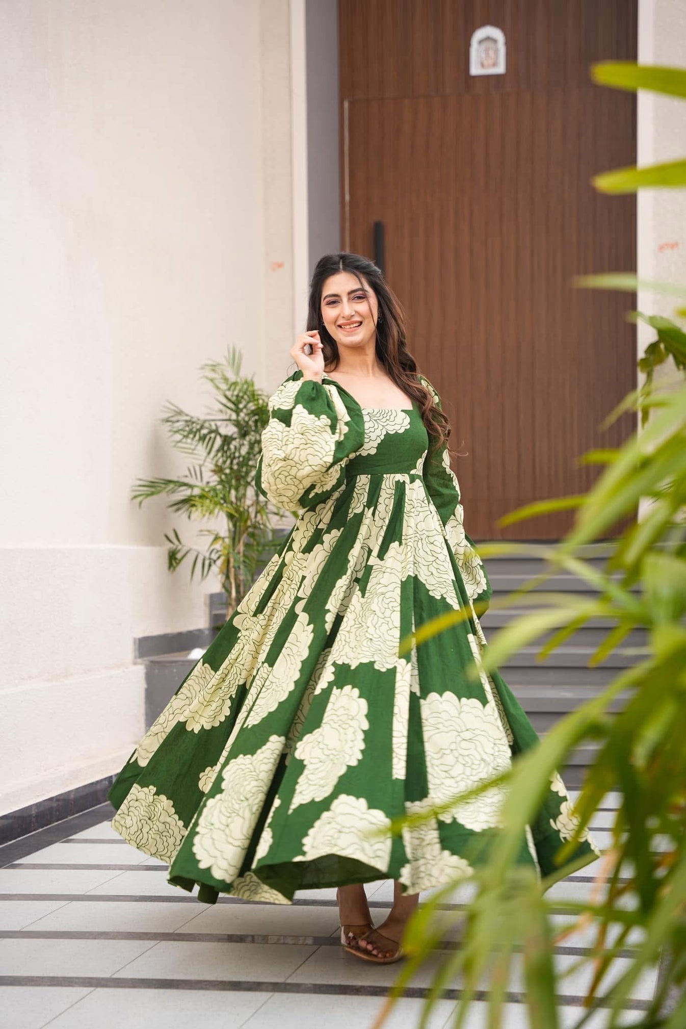 Eloriya Vaanya 's Premium Designer Gown - L [40] | Eloriya India