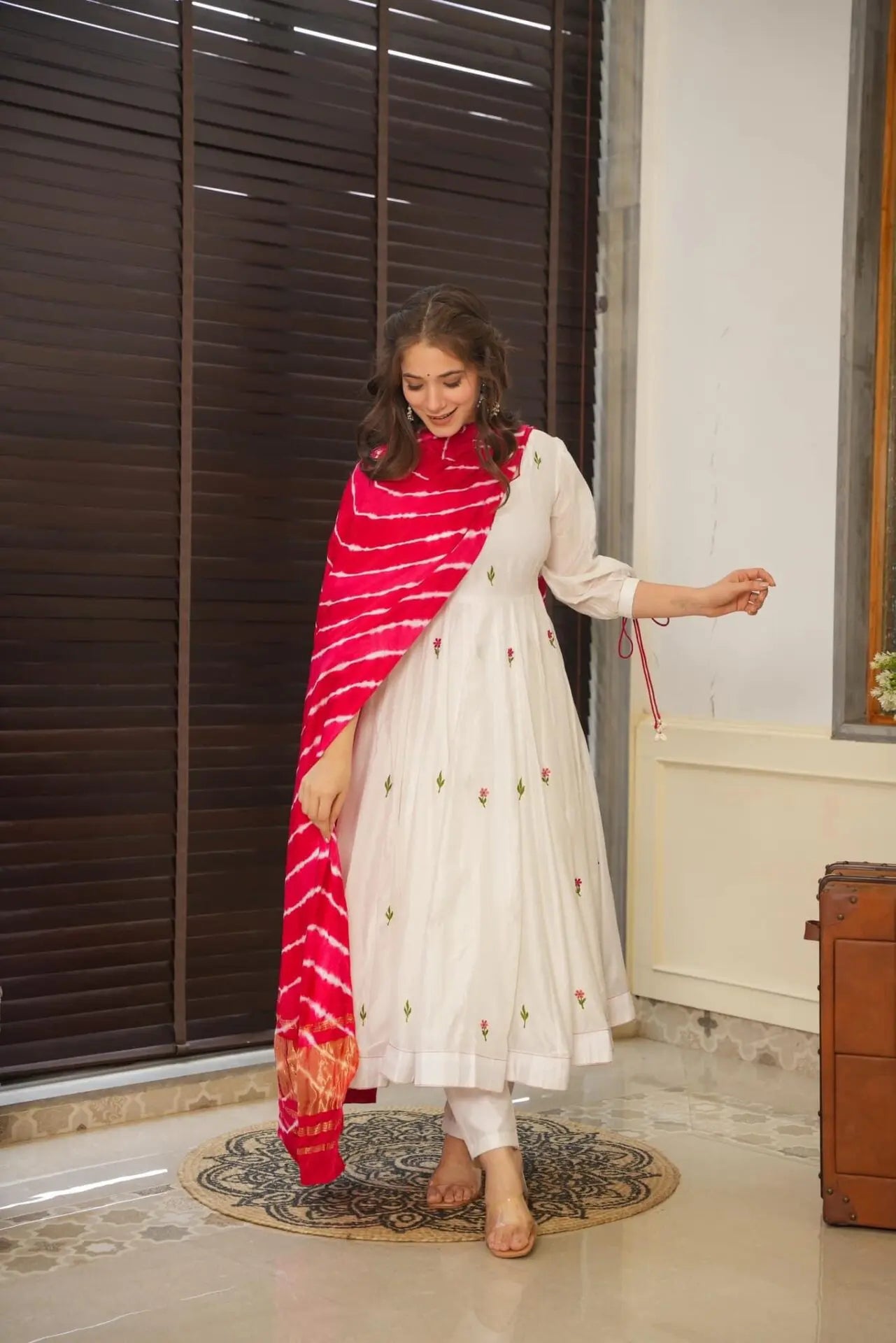 Eloriya Taniya's White Premium Quality Suit Set - S [36] | Eloriya India