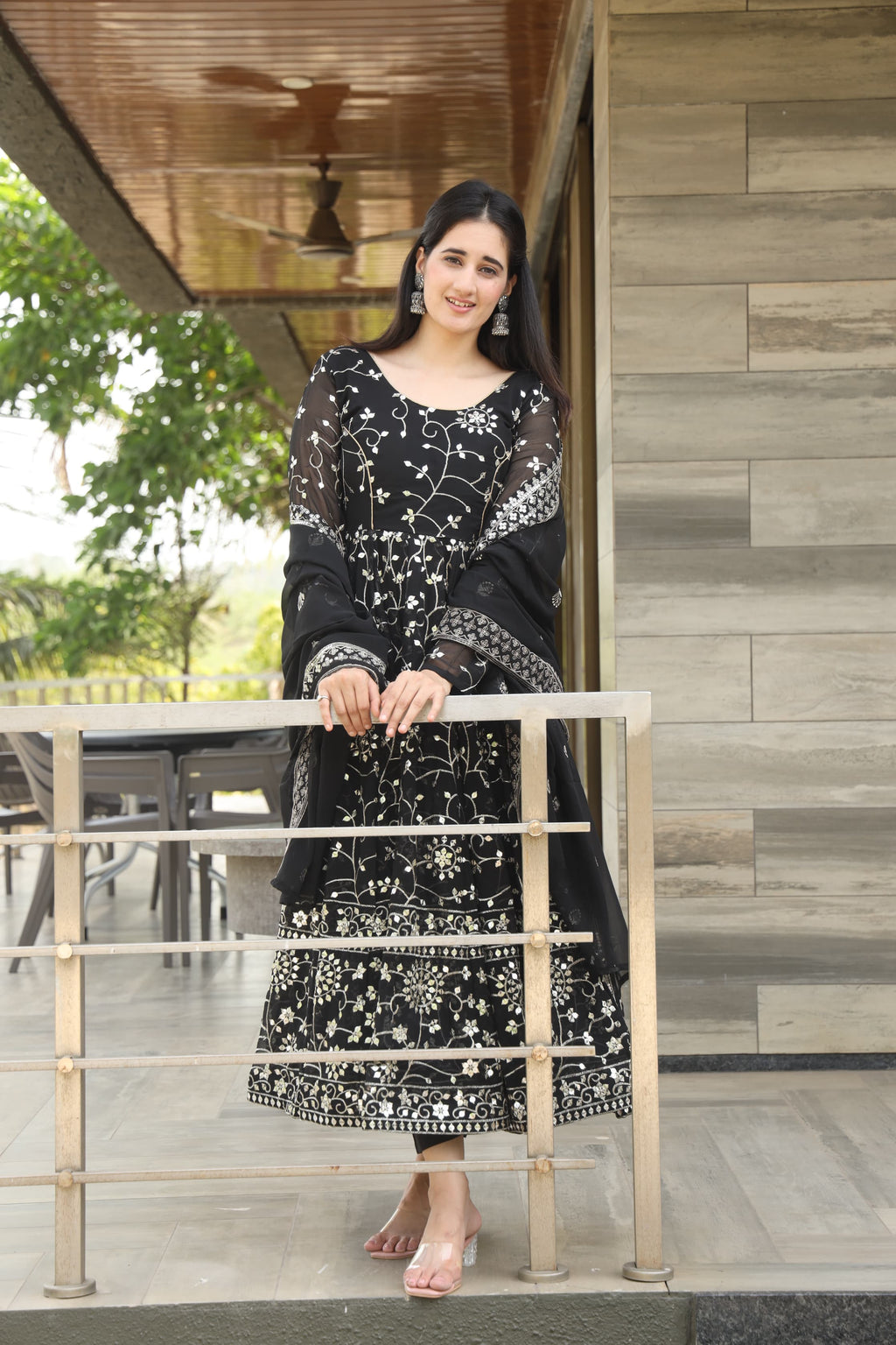 Eloriya Damini's Black Coloured Suit - L [40] | Eloriya India