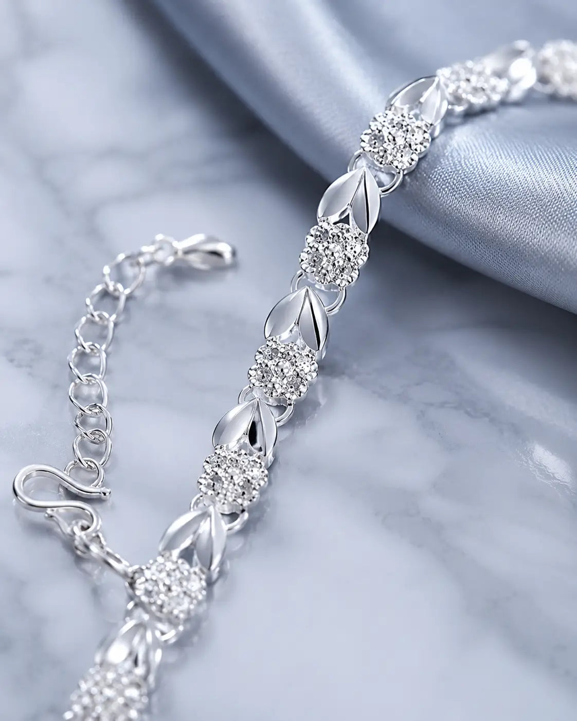 ELORIYA 925 Silver Bohemian Bracelet with Leaf Design & Adjustable Toggle Clasp