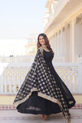 Eloriya Keshavi's Black Coloured Gown - XS [34] | Eloriya India