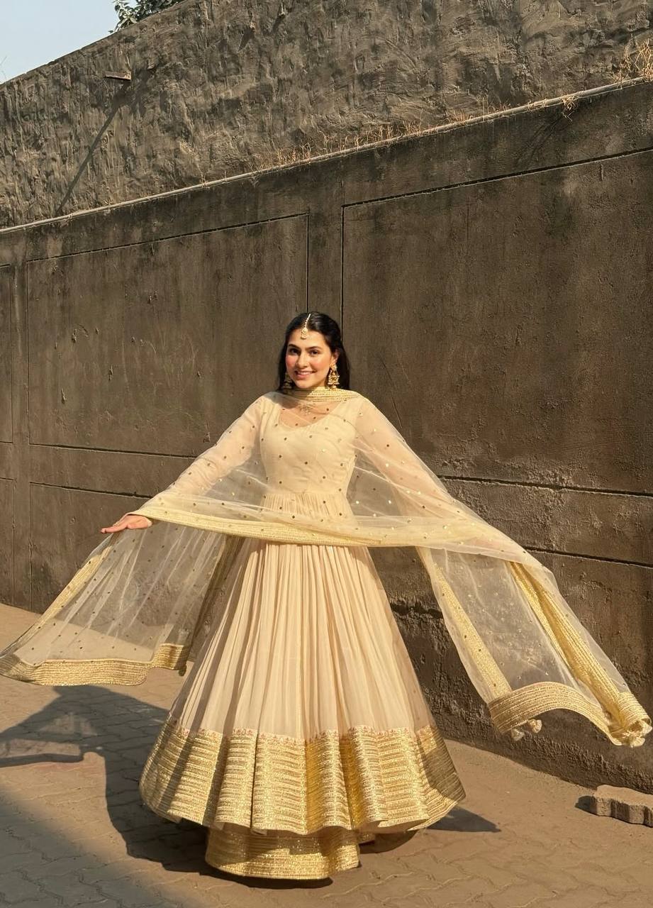 Eloriya Rangrez Off White Anarkali Premium Suit Set - S [36] | Eloriya India