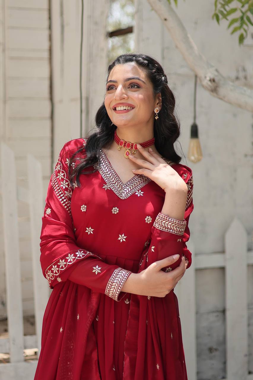 Eloriya Amee's Faux Blooming Gown - MEHROON | Eloriya India