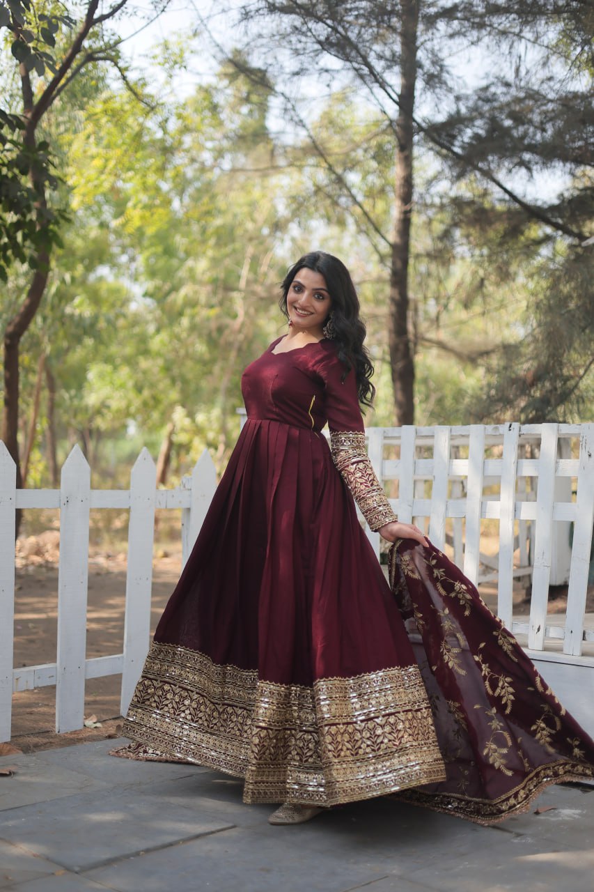 Eloriya Radiant Dark Maroon Suit Set 142 - S [36] | Eloriya India