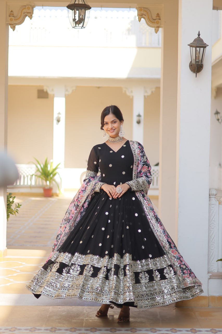 Eloriya Kavita's Designere Gown - L(40'') | Eloriya India