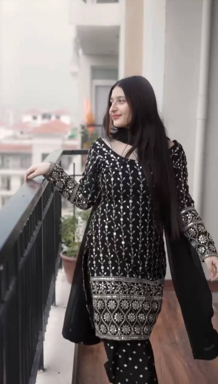 Eloriya Mnali's Readymade Suit Set - XS [34] | Eloriya India